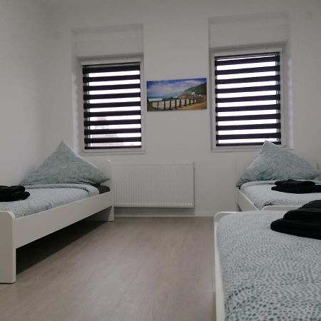 Estrella24 Living Rooms Singapur Herne Bagian luar foto