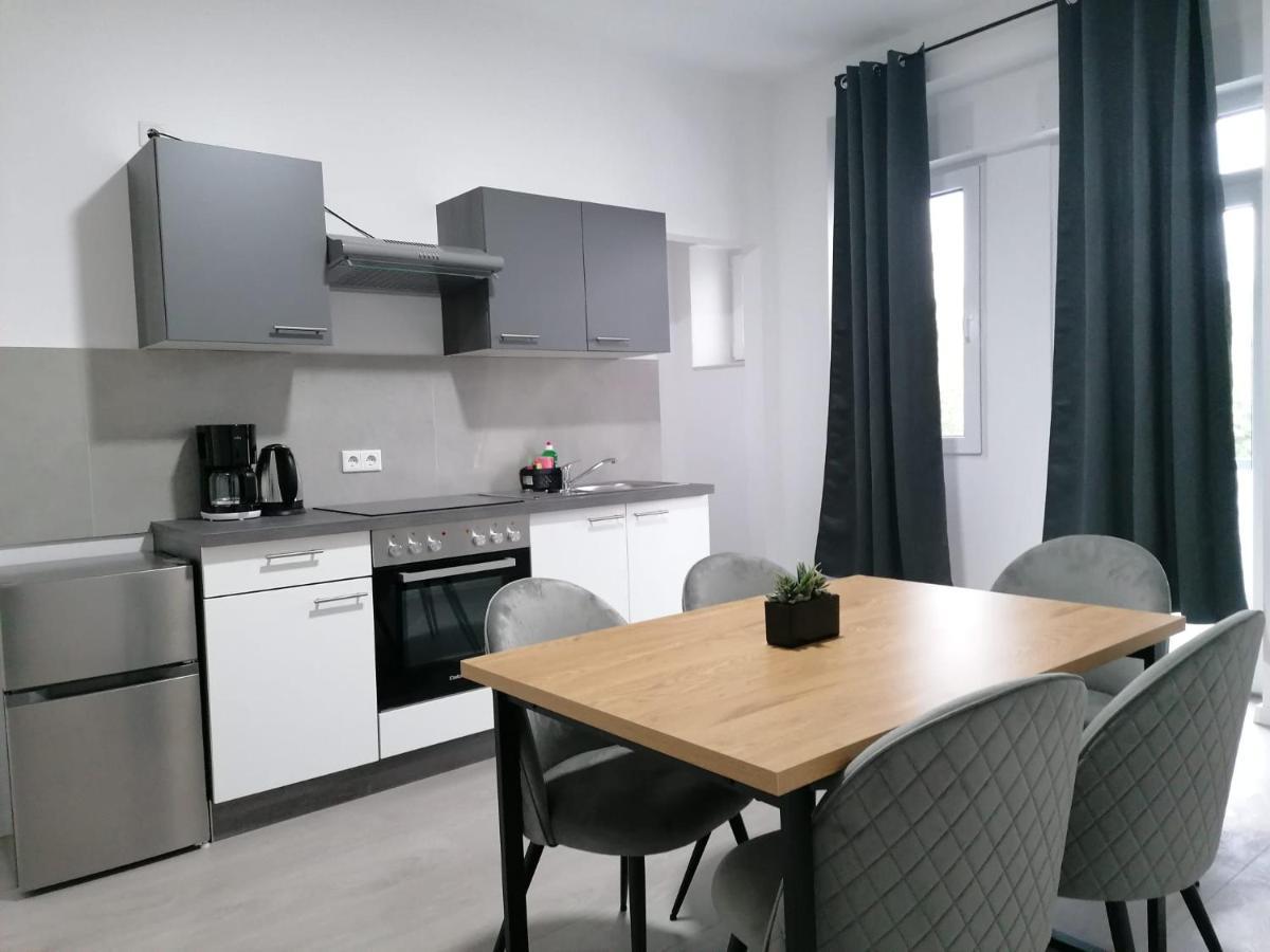 Estrella24 Living Rooms Singapur Herne Bagian luar foto