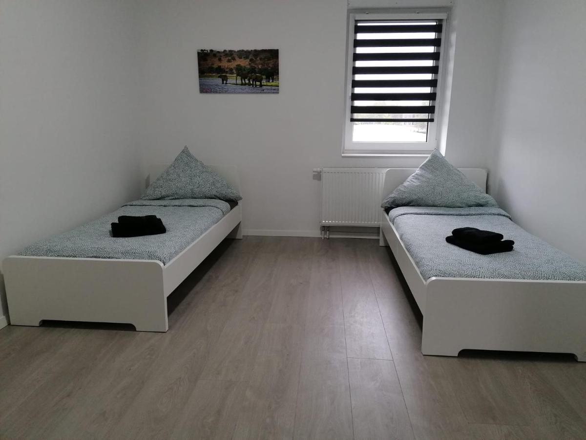 Estrella24 Living Rooms Singapur Herne Bagian luar foto