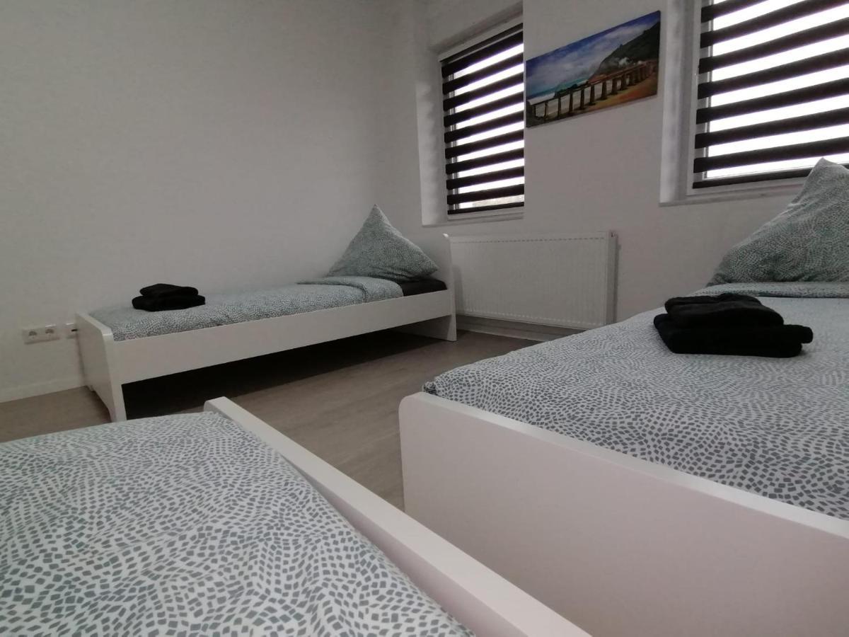 Estrella24 Living Rooms Singapur Herne Bagian luar foto
